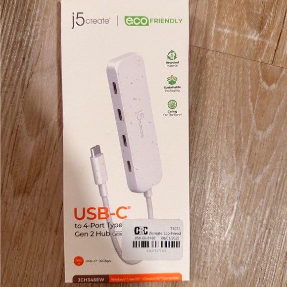 j5create USB-C Hub - Picture 1 of 5